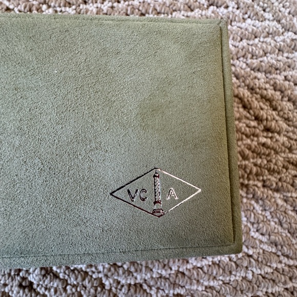 Van Cleef Green Suede bracelet box - Picture 1 of 4